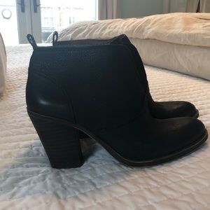 Lucky Brand Ehllen Black Leather Ankle Bootie 7M